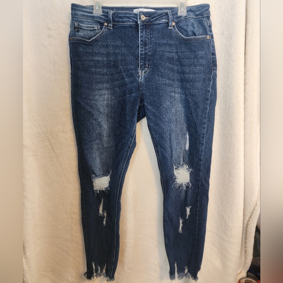 Maurices skinny jeans 32 - Picture 1 of 4